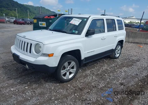 2014 Jeep Patriot Limited z USA, uszkodzony, nr VIN 1C4NJRCB7ED572218